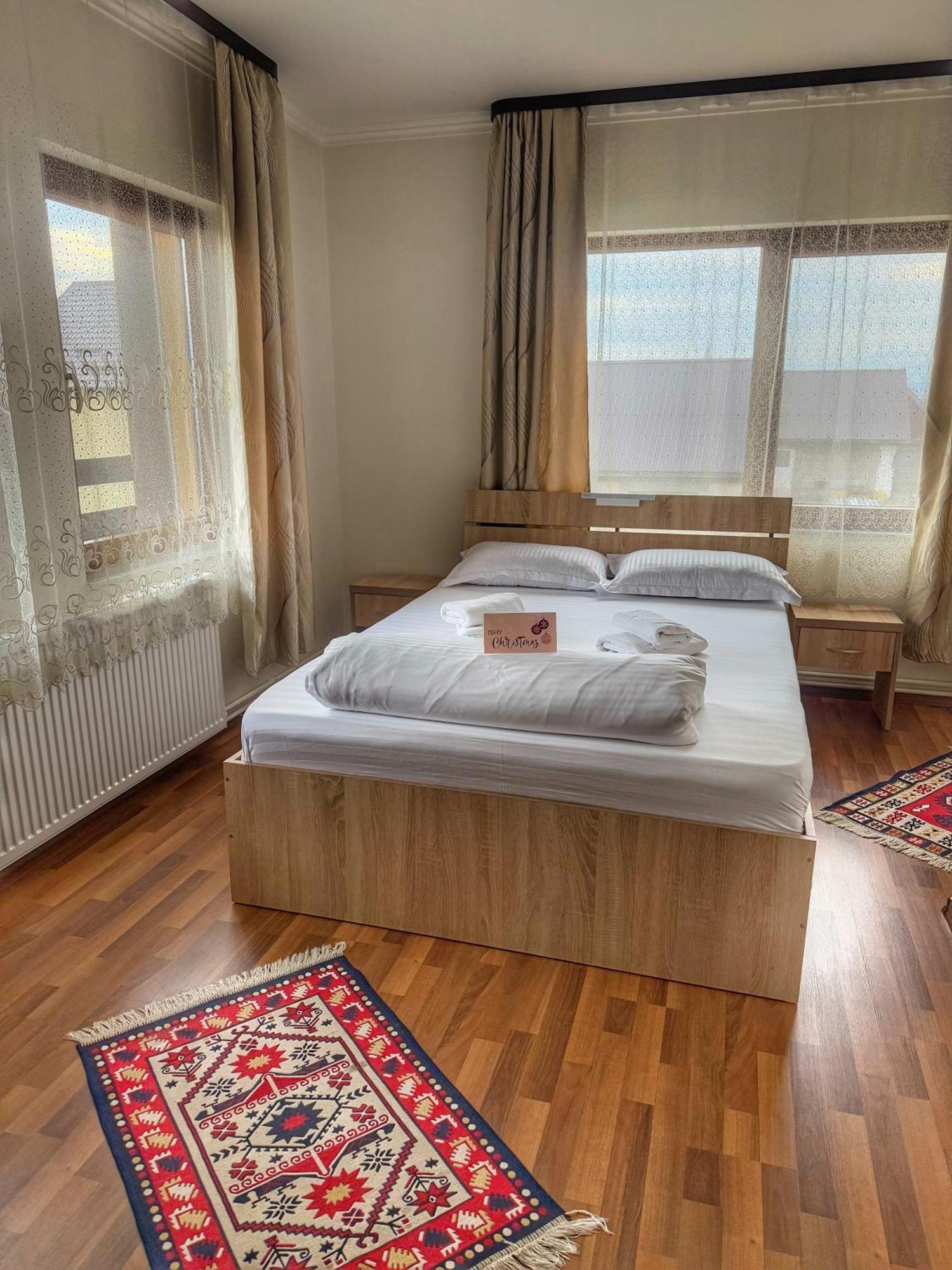 Отель Casa Vadeanu Сигету-Мармацией Экстерьер фото
