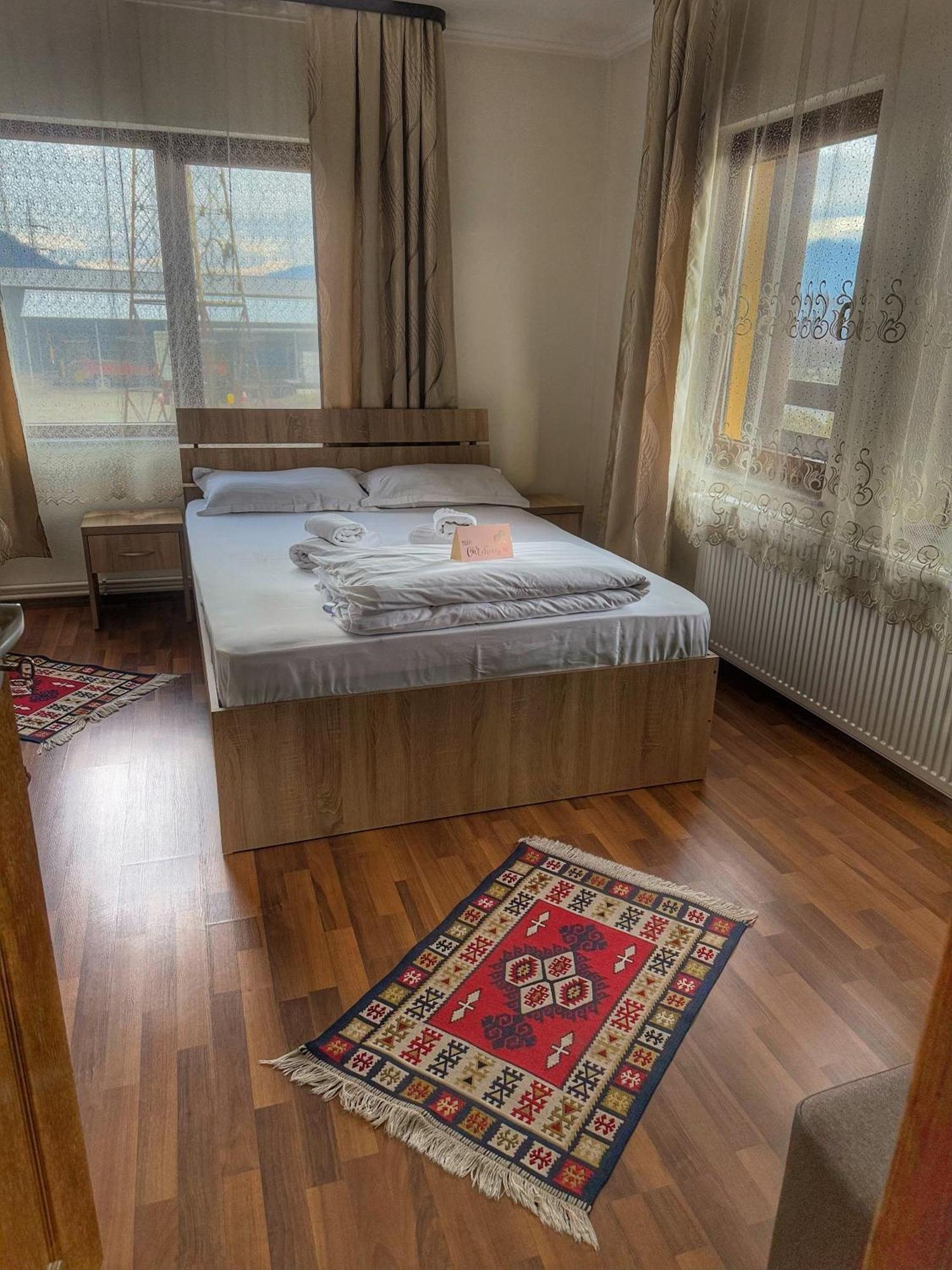 Отель Casa Vadeanu Сигету-Мармацией Экстерьер фото